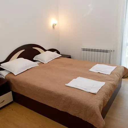 Nocturno ゲストハウス