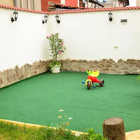 Nocturno ゲストハウス